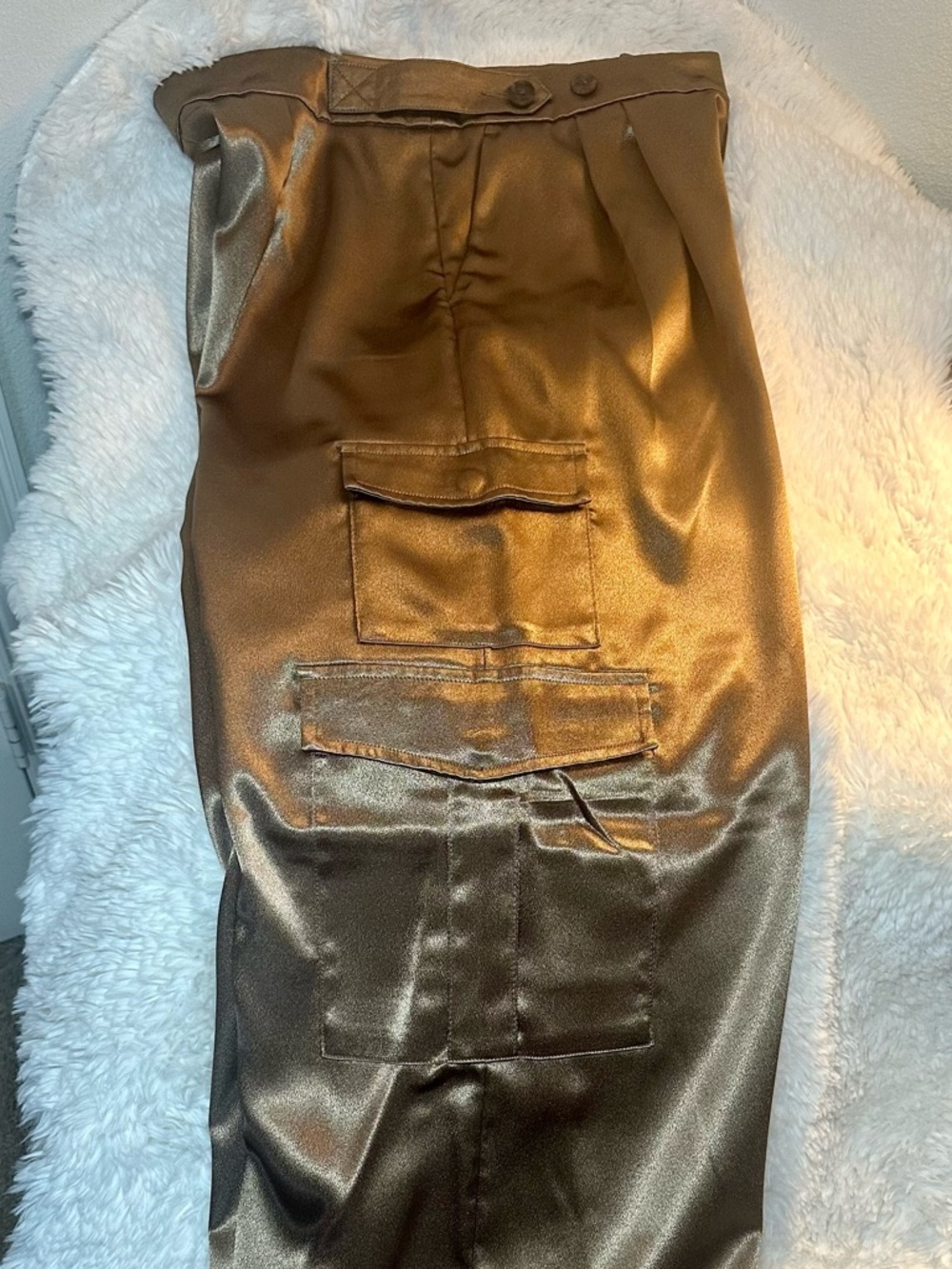 A New Day Bronze Satin Wide Leg Cargo Pants Size 8 High Rise - Picture 5 of 9